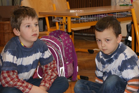 2013_02_22_1_strašilky_vysvětlení_práce_na_koberci_02